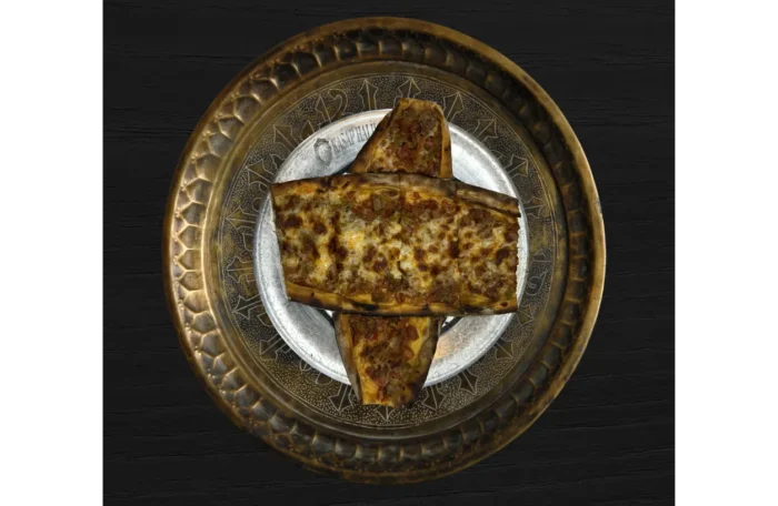 Kuşbaşılı Kaşarlı Pide