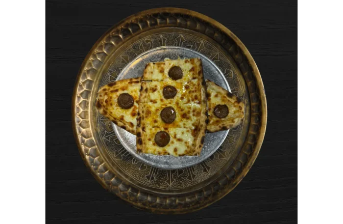 Sucuklu Kaşarlı Pide