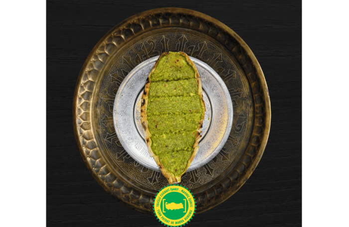 Fıstıklı Şekerli Börek